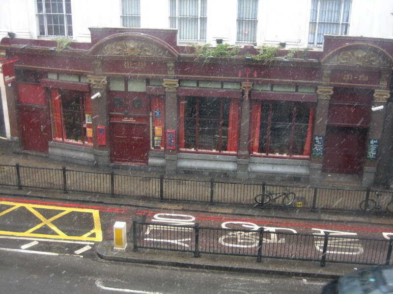 Nevica a Pentonville Road